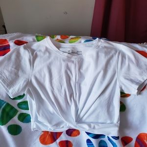 🔥SOLD🔥 Under Armour Crop Top